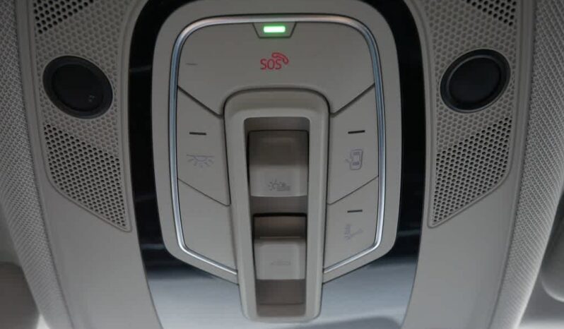 
 Audi Q8 full									
