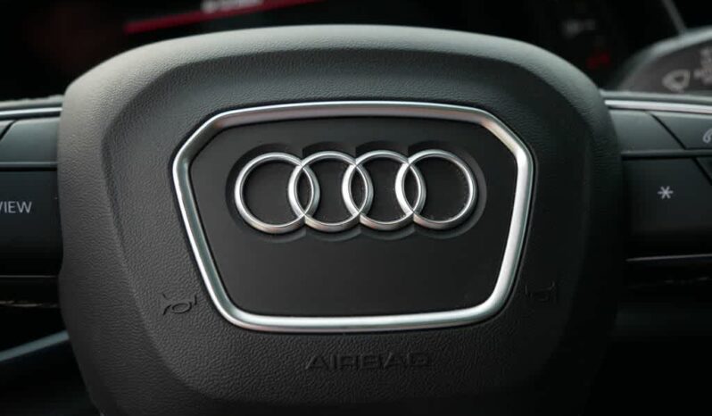 
 Audi Q8 full									