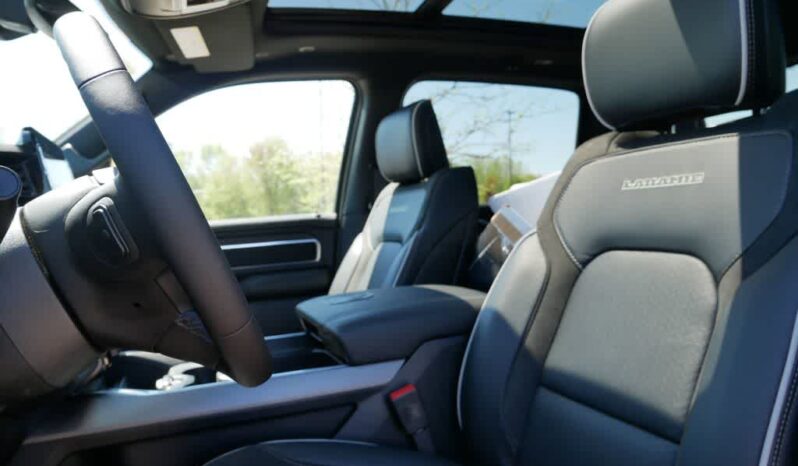
 RAM 1500 full									