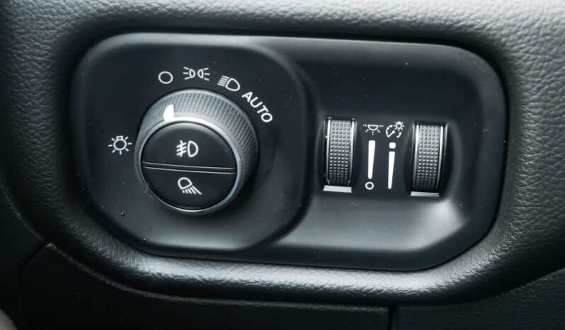 
 RAM 1500 full									