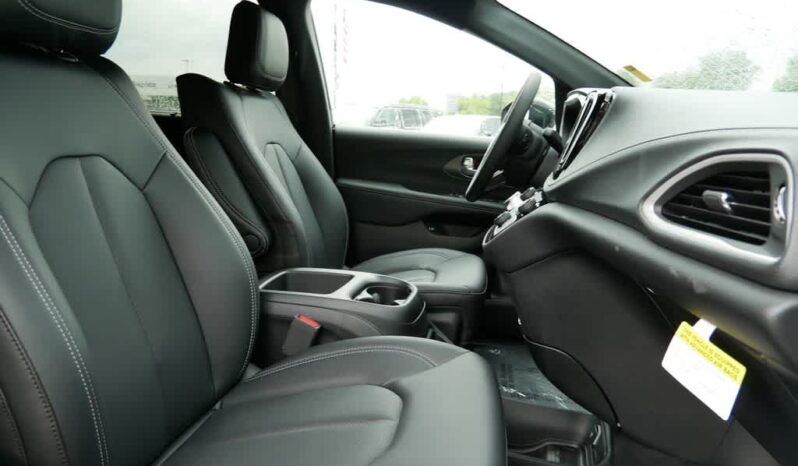 
 Chrysler Pacifica full									
