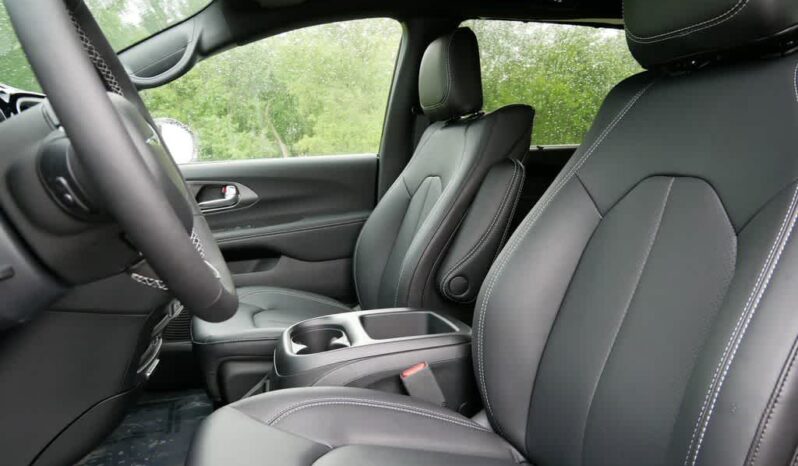 
 Chrysler Pacifica full									