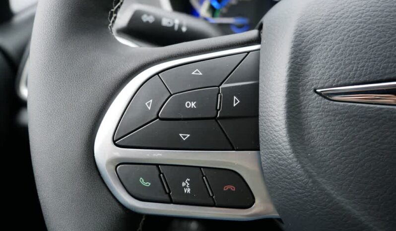 
 Chrysler Pacifica full									