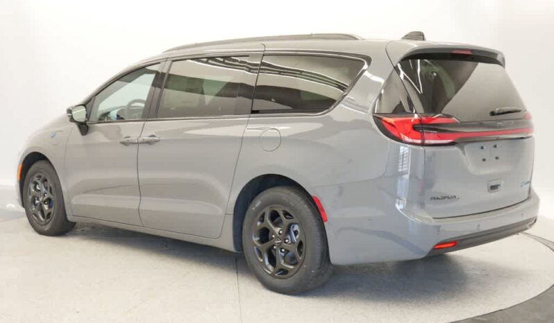 
 Chrysler Pacifica full									