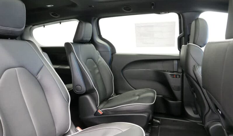
 Chrysler Pacifica full									
