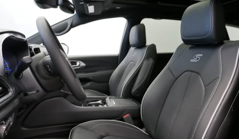 
 Chrysler Pacifica full									