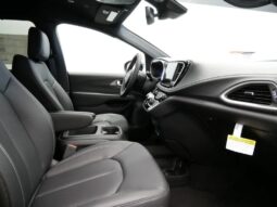 
 Chrysler Pacifica full									