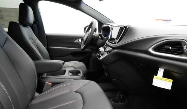 
 Chrysler Pacifica full									