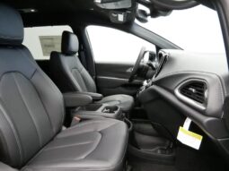 
 Chrysler Pacifica full									