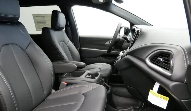 
 Chrysler Pacifica full									