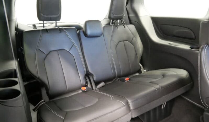
 Chrysler Pacifica full									