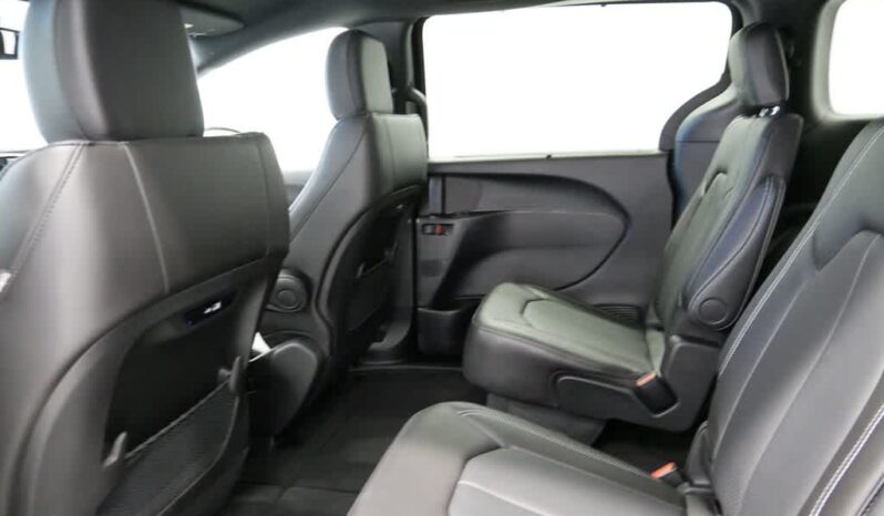 
 Chrysler Pacifica full									