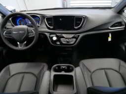 
 Chrysler Pacifica full									