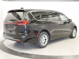 
 Chrysler Pacifica full									