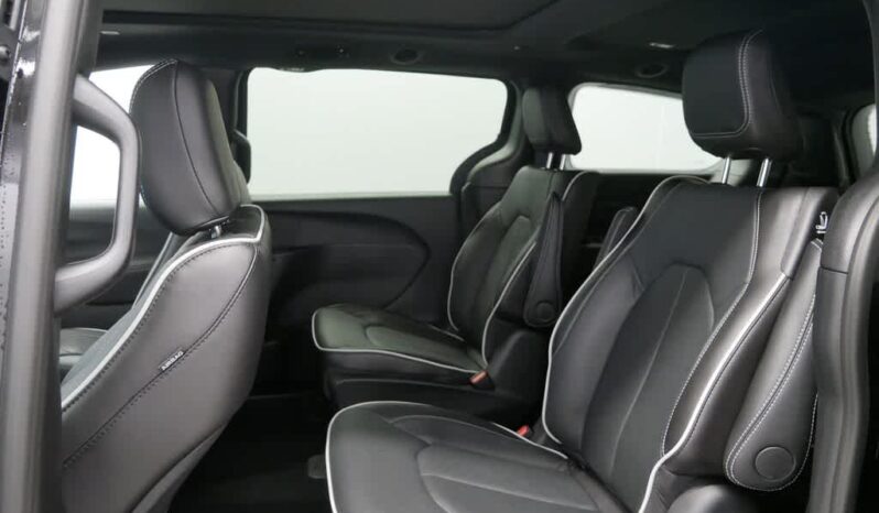 
 Chrysler Pacifica full									