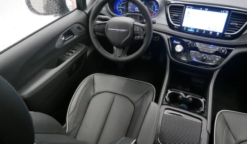 
 Chrysler Pacifica full									