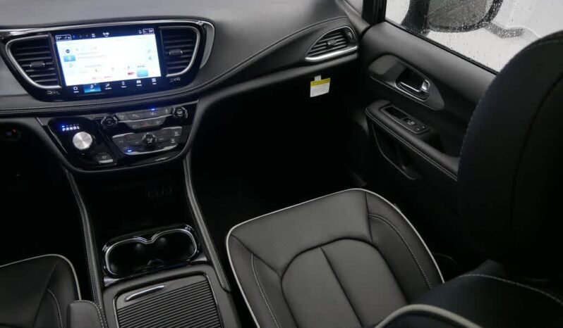
 Chrysler Pacifica full									