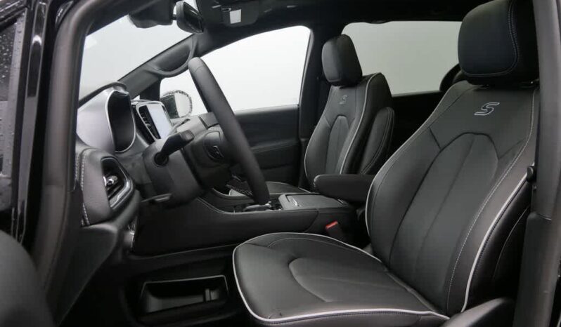 
 Chrysler Pacifica full									