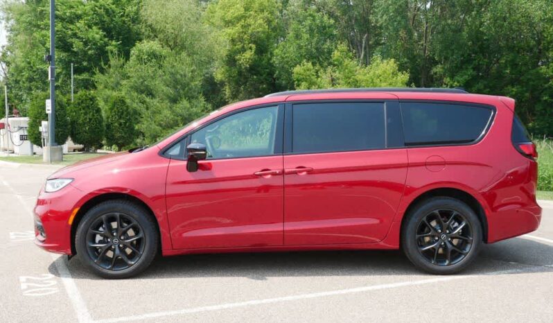 
 Chrysler Pacifica full									