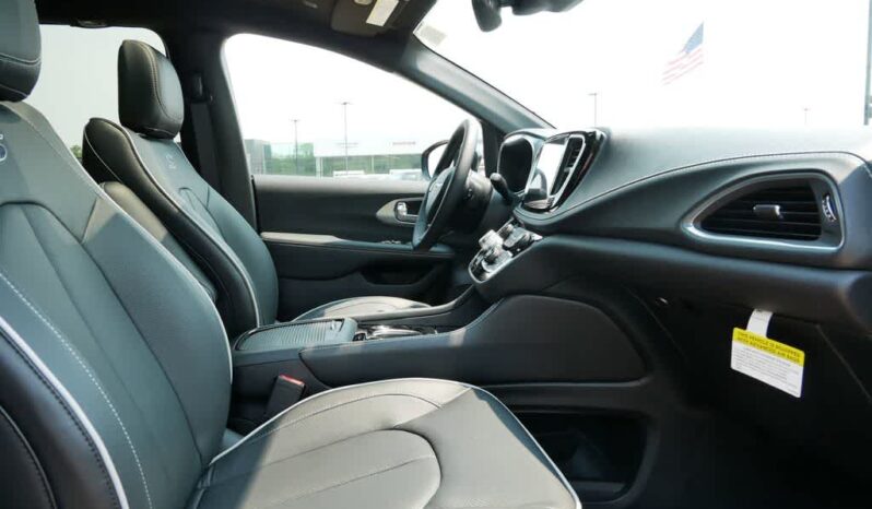 
 Chrysler Pacifica full									