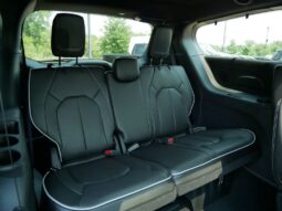 
 Chrysler Pacifica full									