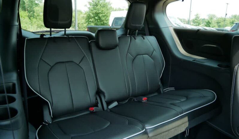 
 Chrysler Pacifica full									