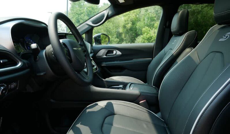 
 Chrysler Pacifica full									