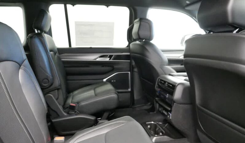 
 Jeep Wagoneer full									