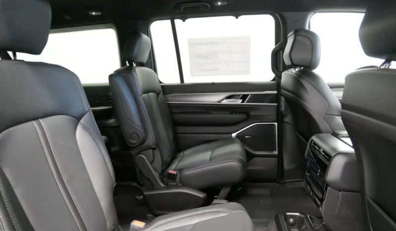 
 Jeep Wagoneer L full									