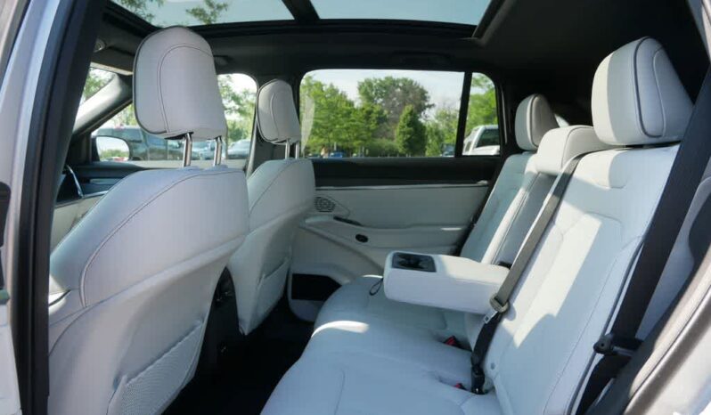 
 Jeep Wagoneer S full									