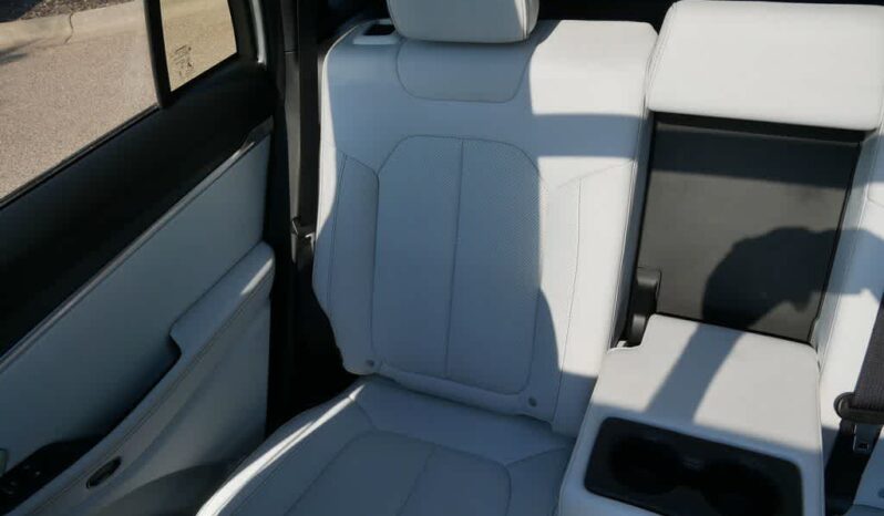 
 Jeep Wagoneer S full									