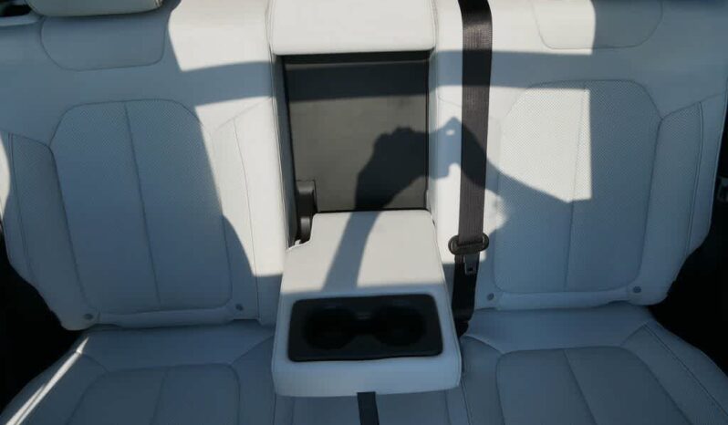 
 Jeep Wagoneer S full									