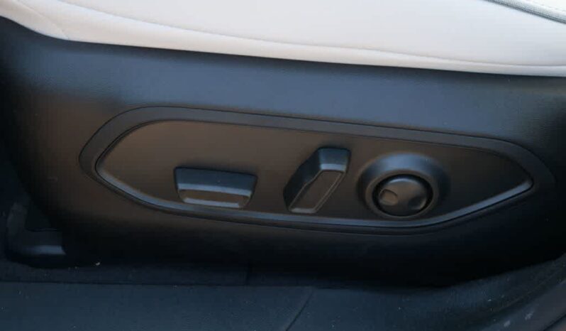 
 Jeep Wagoneer S full									