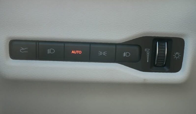 
 Jeep Wagoneer S full									