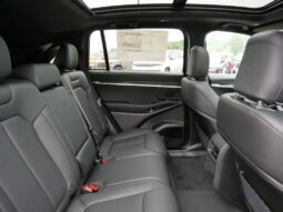 
 Jeep Wagoneer S full									