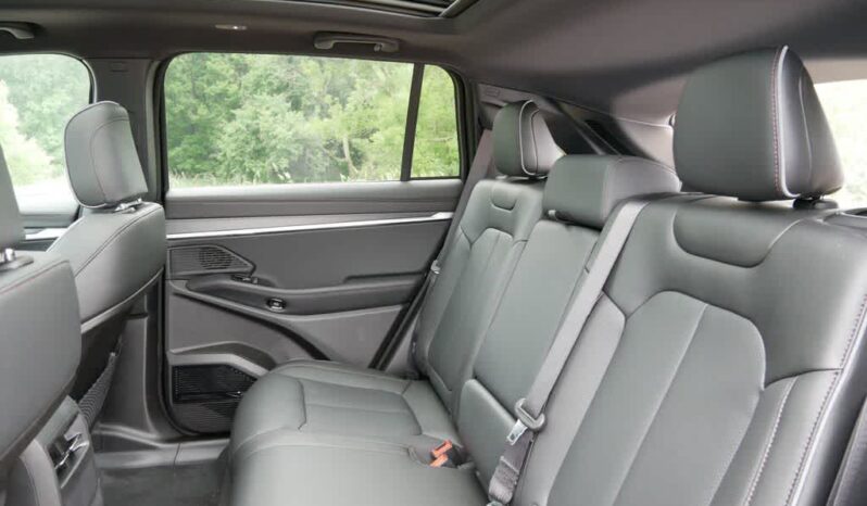
 Jeep Wagoneer S full									