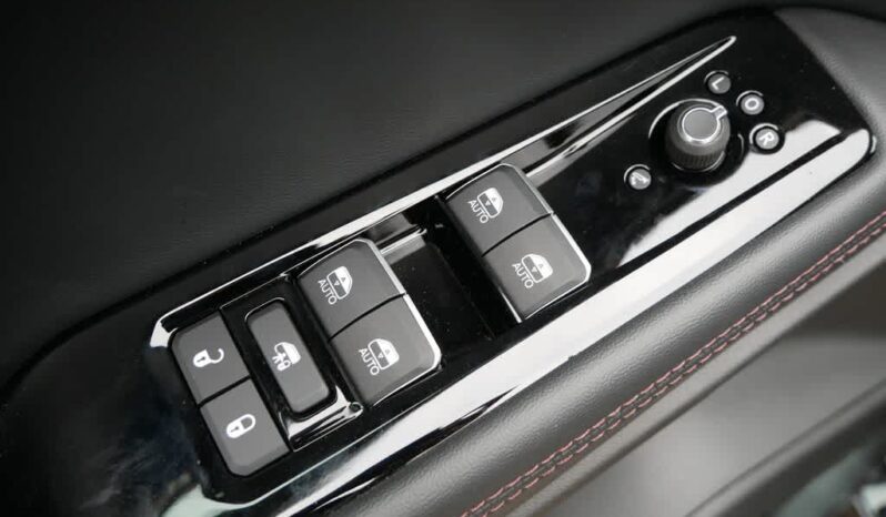 
 Jeep Wagoneer S full									