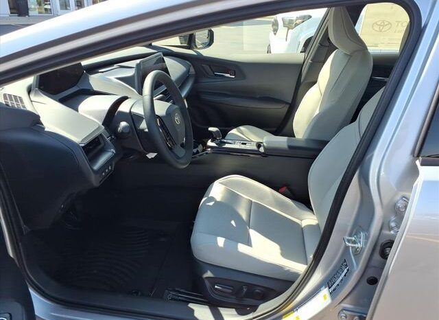 
 Toyota Prius full									
