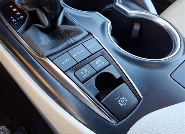 
 Toyota Camry Hybrid full									