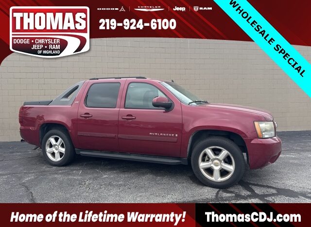 
 Chevrolet Avalanche 1500 full									