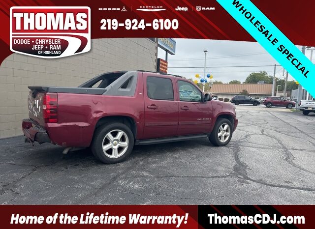 
 Chevrolet Avalanche 1500 full									
