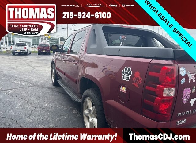 
 Chevrolet Avalanche 1500 full									