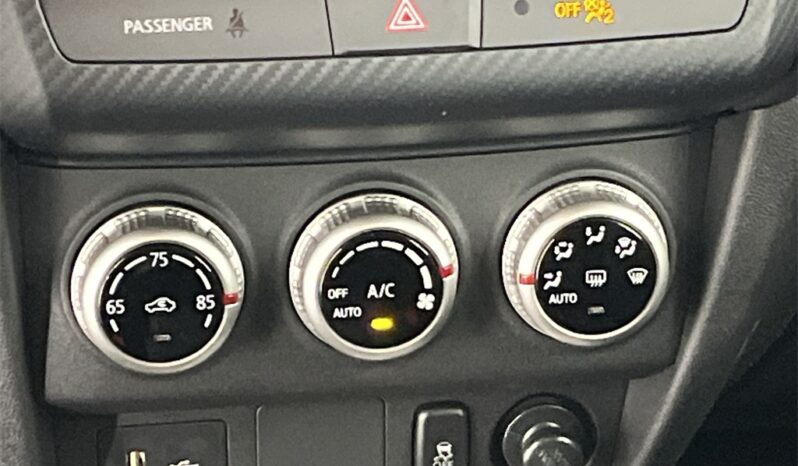 
 Mitsubishi Outlander Sport full									