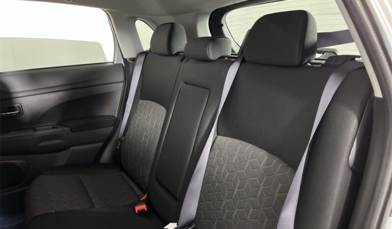
 Mitsubishi Outlander Sport full									