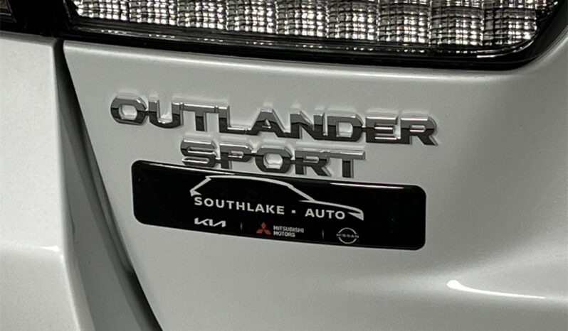 
 Mitsubishi Outlander Sport full									