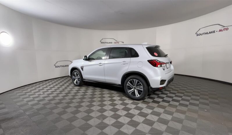 
 Mitsubishi Outlander Sport full									