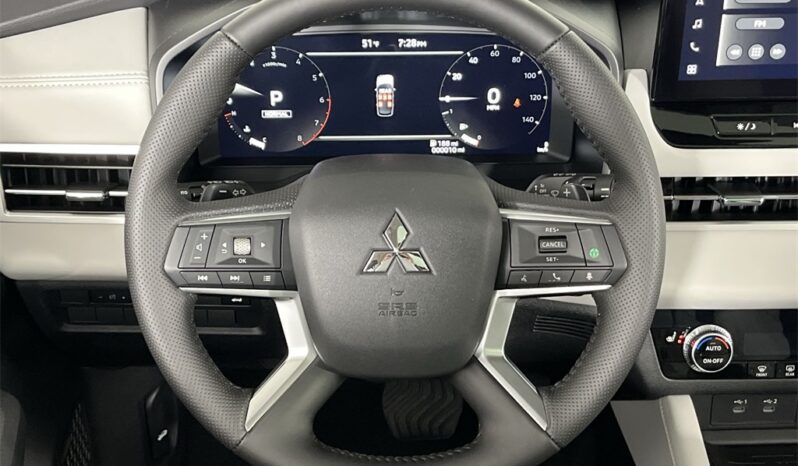 
 Mitsubishi Outlander full									