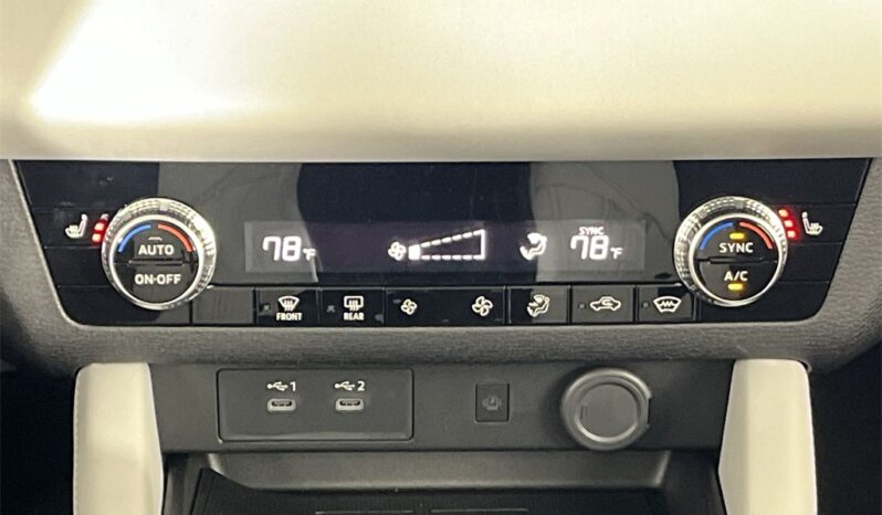 
 Mitsubishi Outlander full									