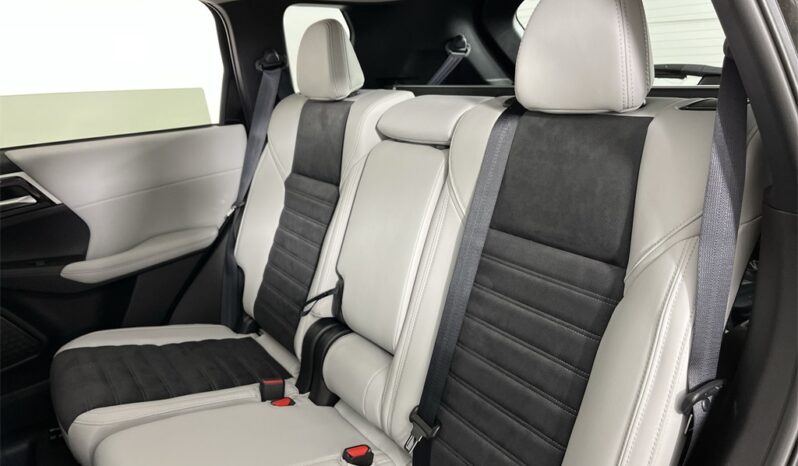 
 Mitsubishi Outlander full									