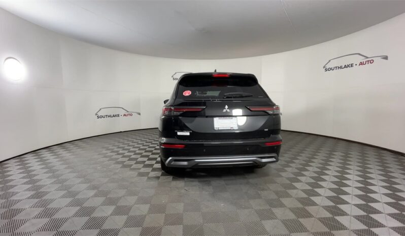 
 Mitsubishi Outlander full									